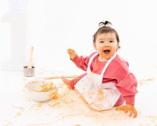 Spaghetti Smash Sessions are very messy, but so much fun! 

#1stbirthdayphotoshoot #babyphotography #photographer #studiophotography #studiophotoshoot